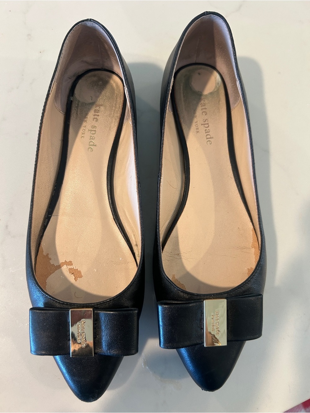 Kate Spade Norah Black Pointed-Toe Leather Flats with Bow and Gold Plaque size 8